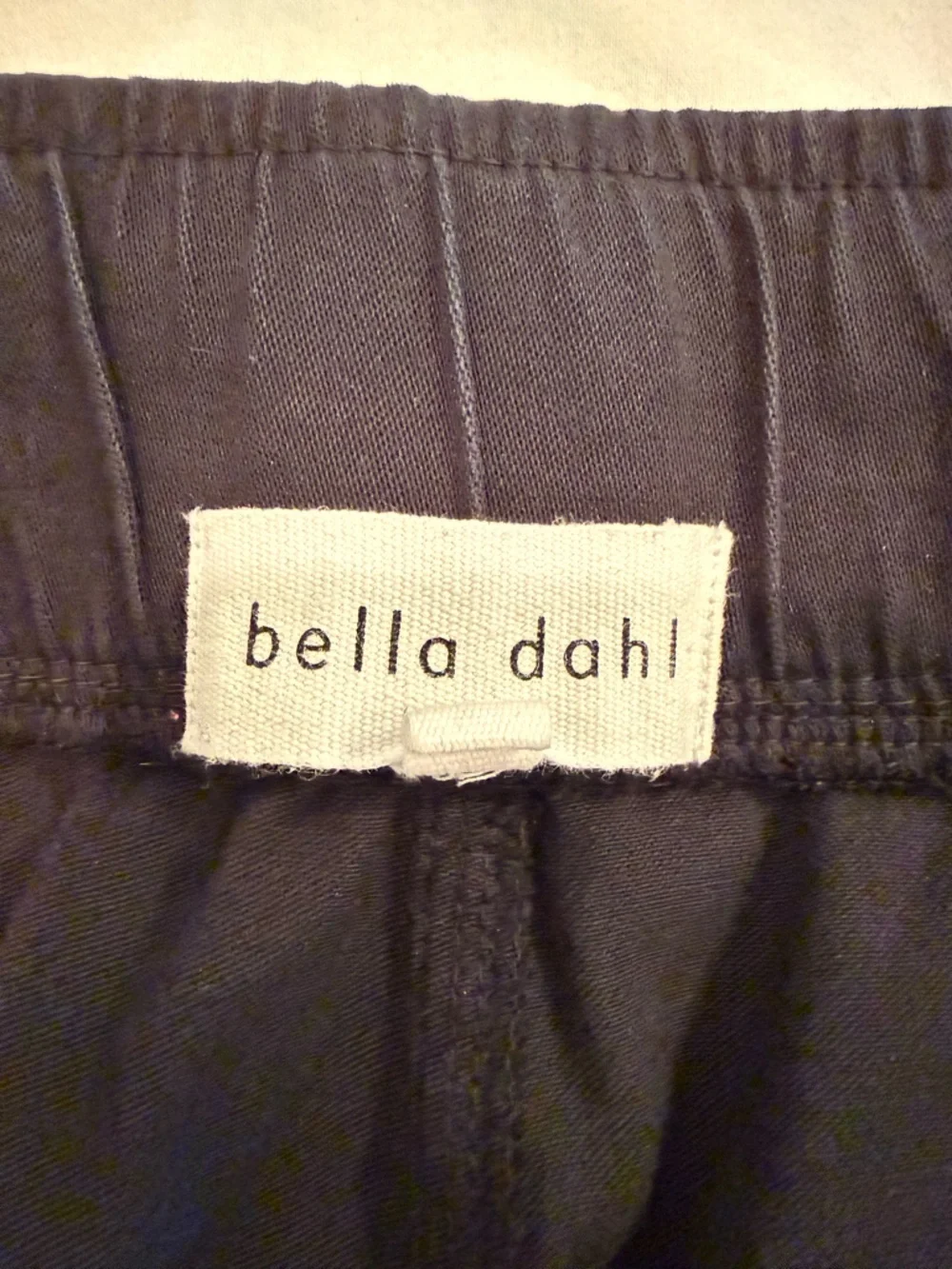 Bella Dahl Pocket Joggers - Picture 11 of 12